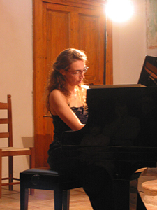 home_piano.jpg