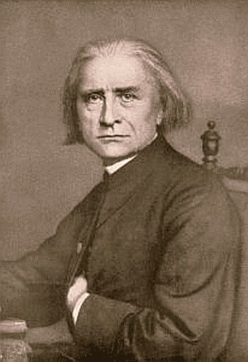 1045franz_liszt_on_a_chair.jpg